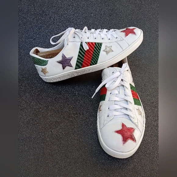 Gucci Brooklyn White Sneakers with Red Star Accents - Picture 2 of 12